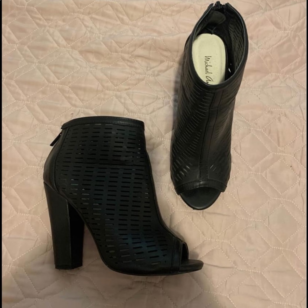 Heeled boots